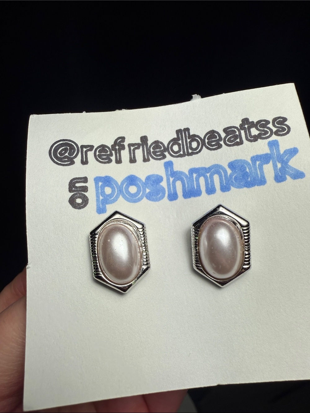 Art & Accessories - Earrings